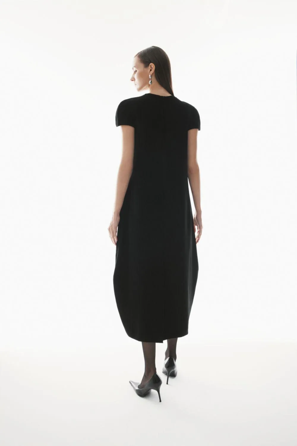 Jezebel Cocoon Round Neck Crepe Calf Length Dress