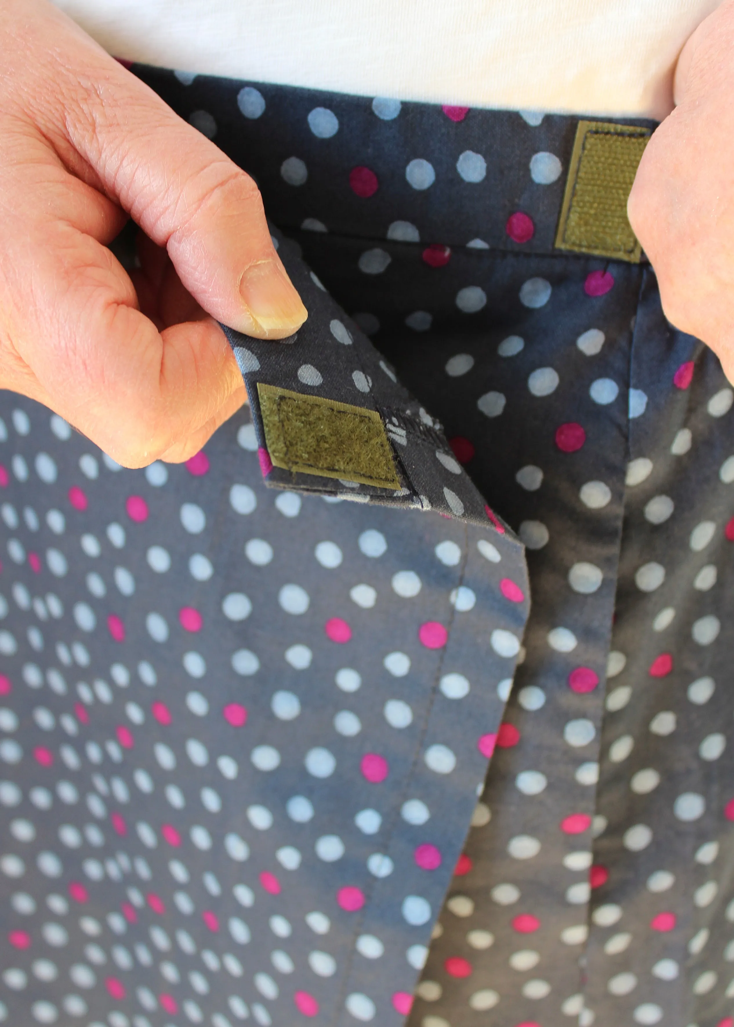 Tilly velcro wrap skirt - spot print